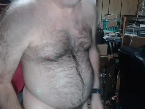 Snapshot of sohorneydad13 chatting on April 11, 7:45 am sohorneydad13 online show from April 11, 7:45 am