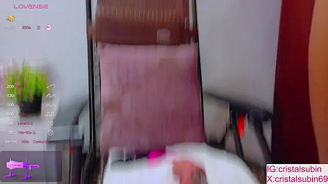 Snapshot of cristal_subin69 chatting on September 27, 12:10 pm cristal subin69 online show from September 27, 12:10 pm