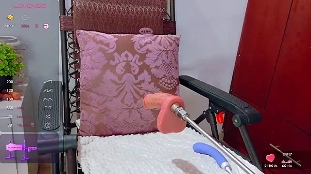 Snapshot of cristal_subin69 chatting on October 6, 12:02 pm cristal subin69 online show from October 6, 12:02 pm