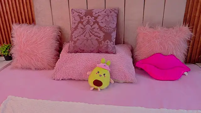 Snapshot of cristal_subin69 chatting on November 1, 12:18 pm cristal subin69 online show from November 1, 12:18 pm