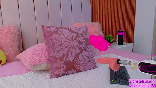 Snapshot of cristal_subin69 chatting on November 3, 1:56 pm cristal subin69 online show from November 3, 1:56 pm