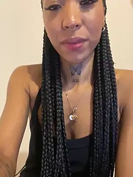 Snapshot of cristal_subin69 chatting on December 5, 1:36 am cristal subin69 online show from December 5, 1:36 am