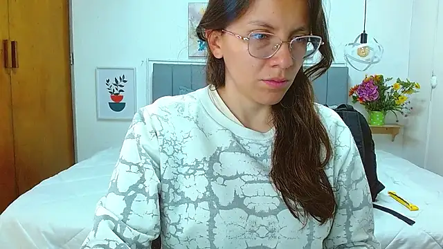 karlamorris  online show from December 16, 1:27 pm