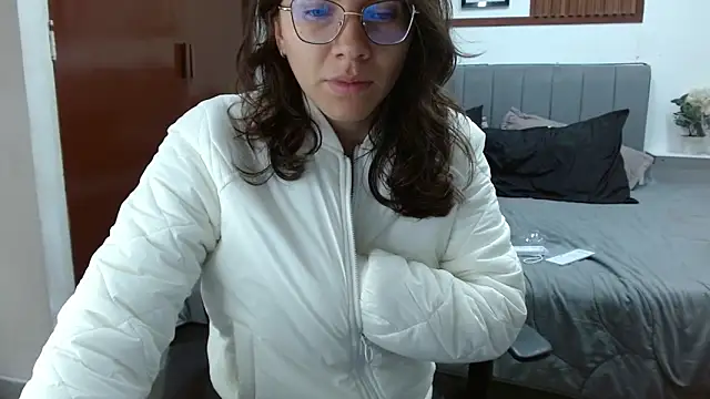Snapshot of karlamorris_ chatting on June 3, 1:14 pm karlamorris online show from June 3, 1:14 pm