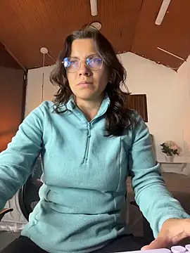 Snapshot of karlamorris_ chatting on June 9, 1:23 pm karlamorris online show from June 9, 1:23 pm