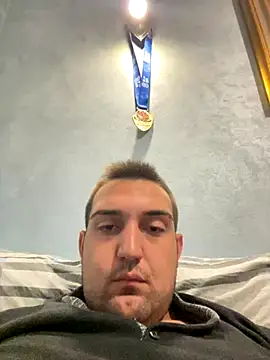 Snapshot of alexfala99 chatting on October 17, 8:55 pm alexfala99 online show from October 17, 8:55 pm