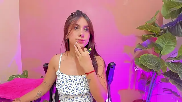 AlanaJones1 online show from March 11, 3:59 am