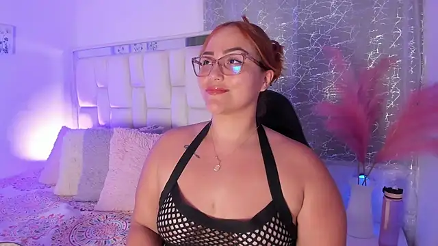 Snapshot of LeahxBarker chatting on June 18, 3:07 am LeahxBarker online show from June 18, 3:07 am