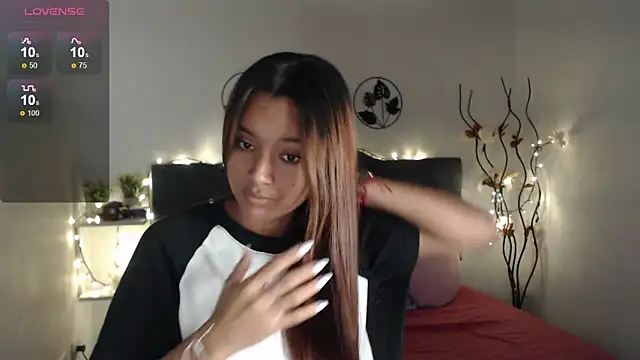 Snapshot of mia_sweetdc chatting on December 2, 8:11 pm mia sweetdc online show from December 2, 8:11 pm