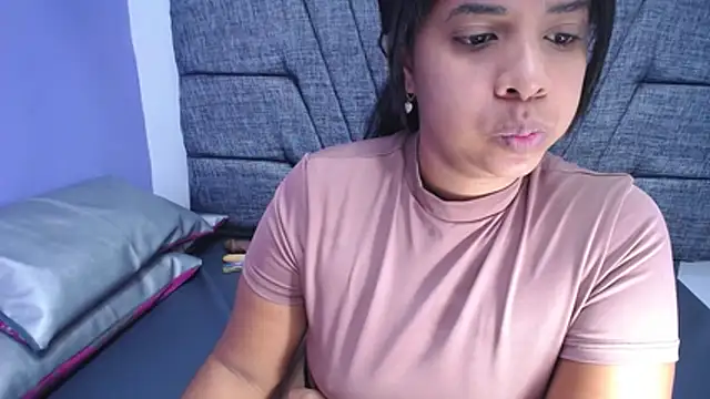 Snapshot of Briannacastello chatting on December 4, 7:39 am Briannacastello online show from December 4, 7:39 am