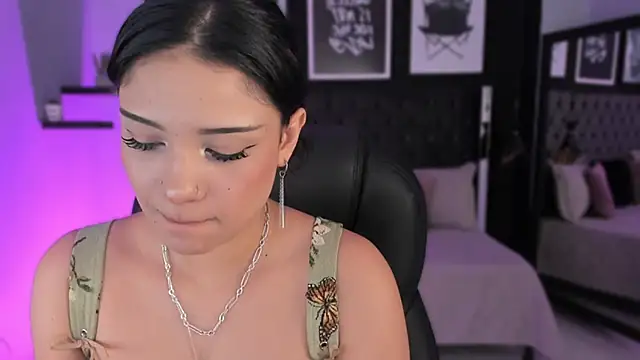 renee shelby  online show from February 19, 8:16 pm