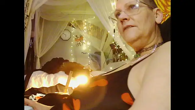 juscjen online show from February 15, 11:52 am