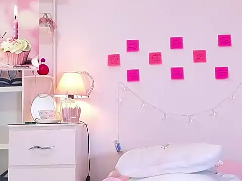 Snapshot of naissha- chatting on February 5, 2:37 pm naissha- online show from February 5, 2:37 pm