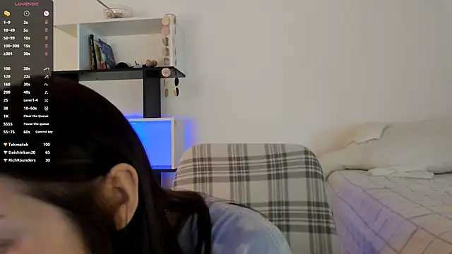 crystal lilith online show from March 15, 8:15 am