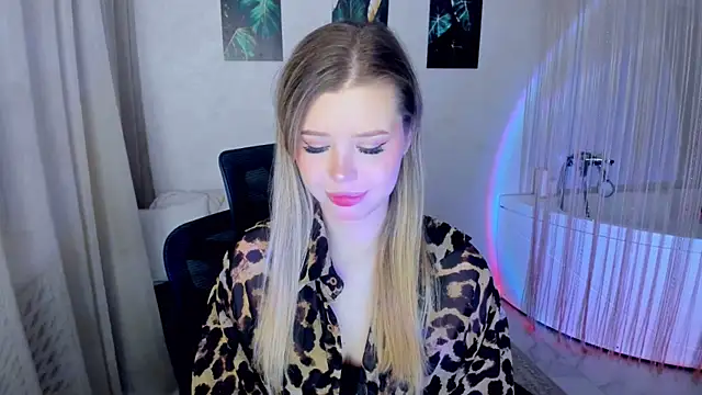 FollowLovee online show from March 7, 3:47 am