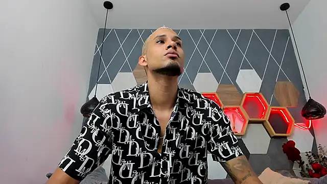 Snapshot of MagnusFrost chatting on January 23, 1:51 am MagnusFrost online show from January 23, 1:51 am