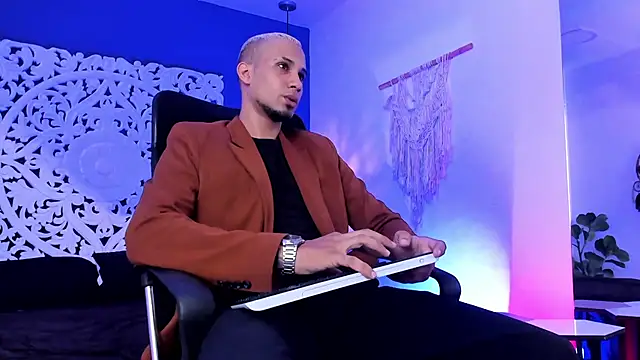 Snapshot of MagnusFrost chatting on January 23, 7:29 pm MagnusFrost online show from January 23, 7:29 pm