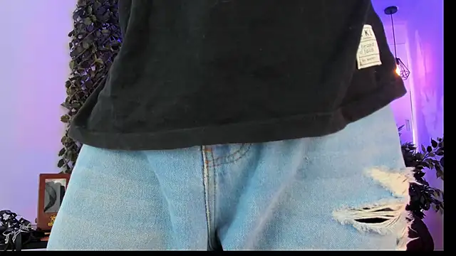 Snapshot of MagnusFrost chatting on January 24, 7:39 pm MagnusFrost online show from January 24, 7:39 pm