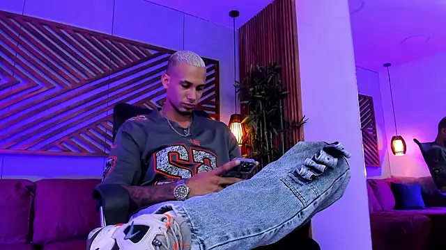 Snapshot of MagnusFrost chatting on January 25, 7:28 pm MagnusFrost online show from January 25, 7:28 pm