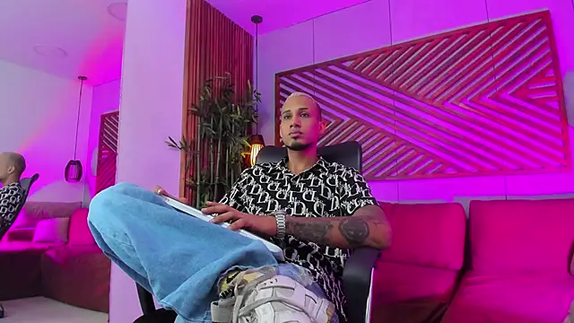 Snapshot of MagnusFrost chatting on January 31, 7:29 pm MagnusFrost online show from January 31, 7:29 pm