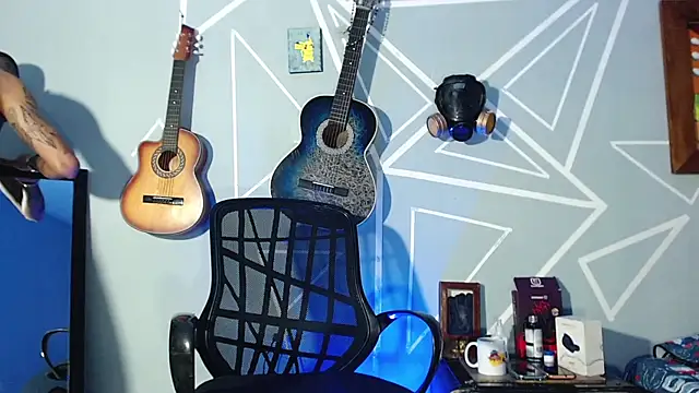 Snapshot of MagnusFrost chatting on February 4, 12:40 am MagnusFrost online show from February 4, 12:40 am