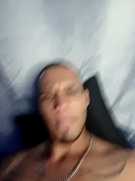 Snapshot of MagnusFrost chatting on February 26, 5:20 am MagnusFrost online show from February 26, 5:20 am