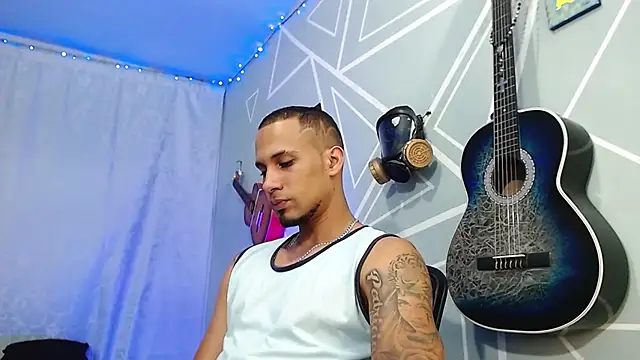 Snapshot of MagnusFrost chatting on March 4, 11:22 pm MagnusFrost online show from March 4, 11:22 pm