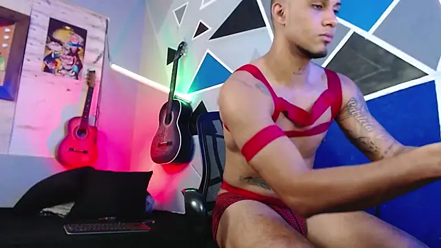 Snapshot of MagnusFrost chatting on October 6, 4:43 am MagnusFrost online show from October 6, 4:43 am