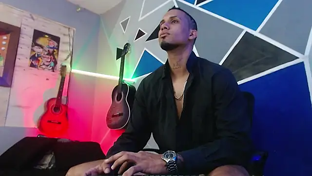 Snapshot of MagnusFrost chatting on October 18, 6:05 am MagnusFrost online show from October 18, 6:05 am