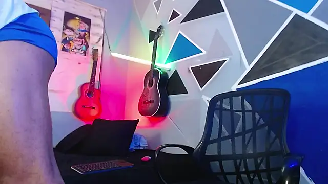 Snapshot of MagnusFrost chatting on October 25, 4:09 am MagnusFrost online show from October 25, 4:09 am