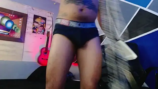 Snapshot of MagnusFrost chatting on November 1, 9:33 am MagnusFrost online show from November 1, 9:33 am