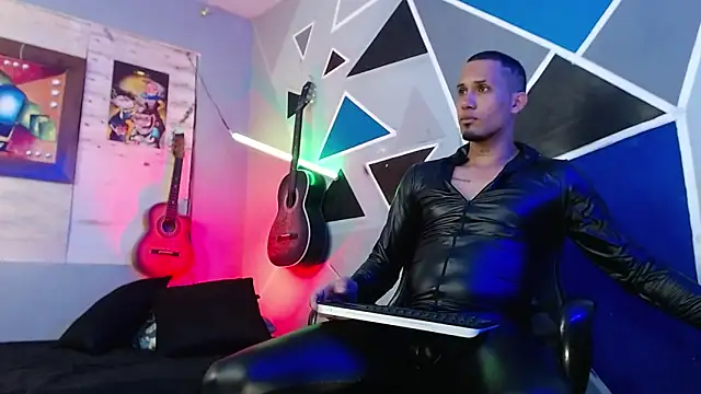 Snapshot of MagnusFrost chatting on November 11, 4:01 am MagnusFrost online show from November 11, 4:01 am