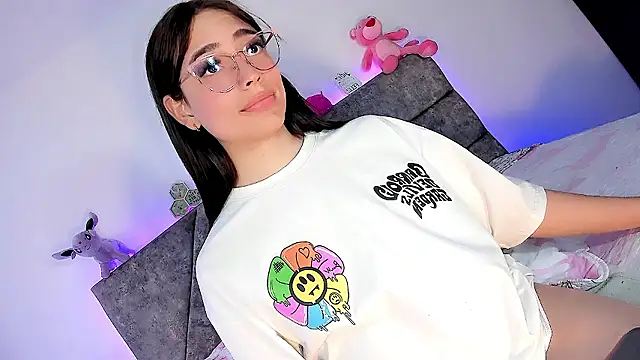 Snapshot of Valentina_Alba chatting on December 5, 9:17 pm Valentina Alba online show from December 5, 9:17 pm