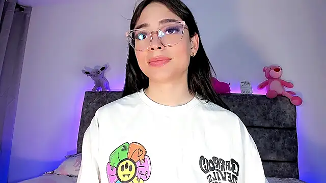 Snapshot of Valentina_Alba chatting on December 6, 12:23 am Valentina Alba online show from December 6, 12:23 am