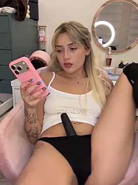 yaprakmericc online show from October 31, 7:48 pm