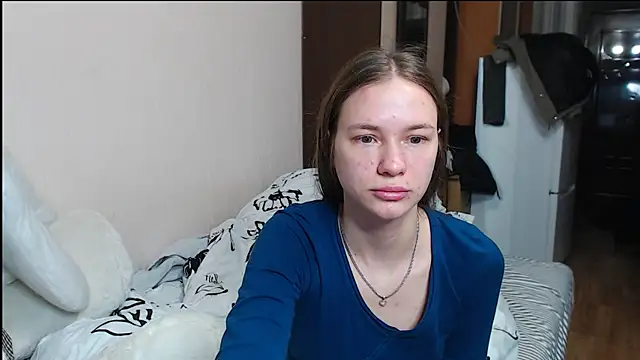 leila bambi  online show from December 24, 6:50 pm