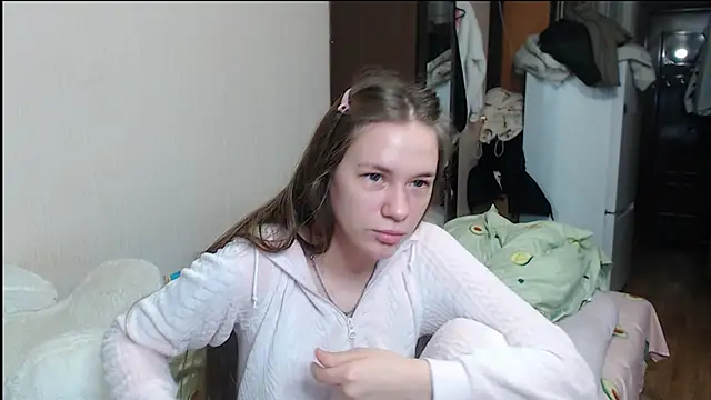 leila bambi  online show from January 12, 5:54 pm