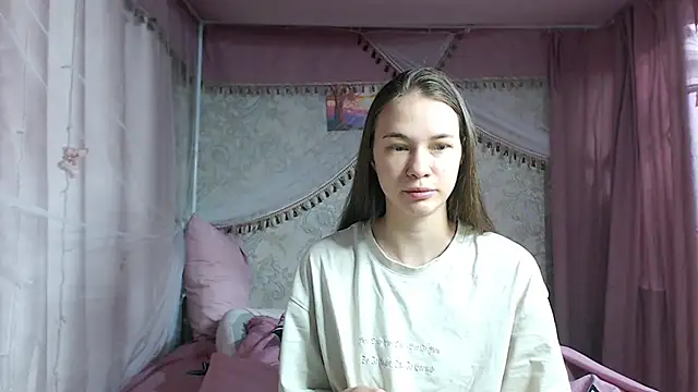 leila bambi  online show from November 27, 6:21 pm