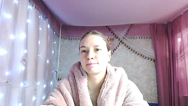 leila bambi  online show from February 2, 10:41 pm