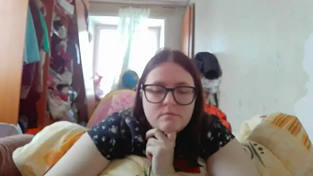 DesireMelissa online show from February 6, 9:01 am