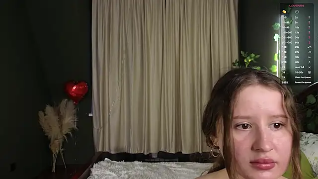 Snapshot of SquirtBabee chatting on March 1, 3:14 pm SquirtBabee online show from March 1, 3:14 pm