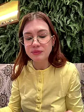 Snapshot of RinaCat chatting on December 2, 8:19 am RinaCat online show from December 2, 8:19 am