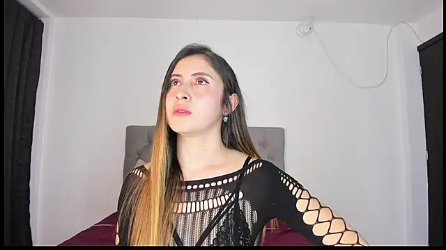 Nicol Swift  online show from February 7, 6:35 am