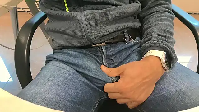 alessandroman2114 online show from October 23, 10:36 am