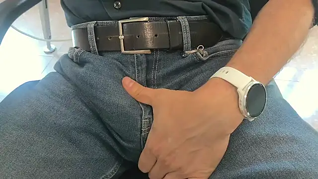 alessandroman2114 online show from April 29, 3:49 pm
