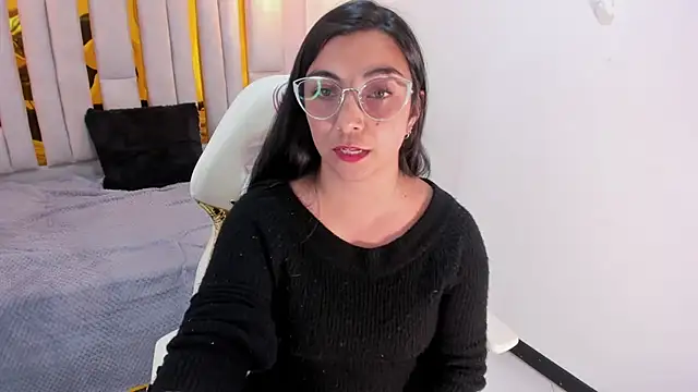 Karla hernandez  online show from January 31, 5:10 pm