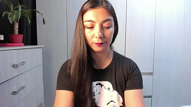 Snapshot of Karla_hernandez_ chatting on May 21, 10:44 am Karla hernandez online show from May 21, 10:44 am
