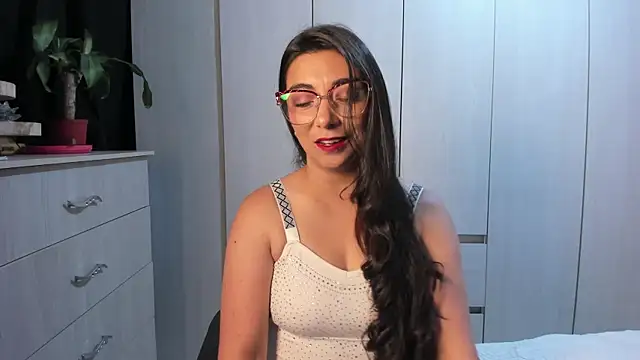 Snapshot of Karla_hernandez_ chatting on May 27, 10:45 am Karla hernandez online show from May 27, 10:45 am