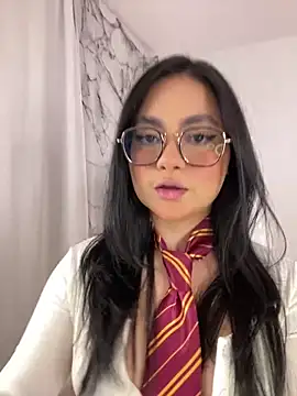 Snapshot of montmariana chatting on October 15, 12:44 am montmariana online show from October 15, 12:44 am