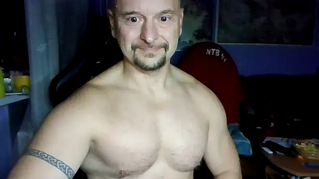 Snapshot of Sports-beast chatting on October 26, 10:04 pm Sports-beast online show from October 26, 10:04 pm